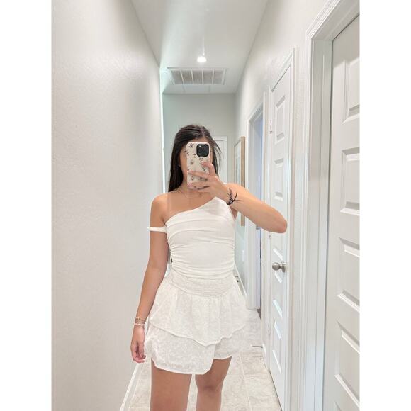 Meet Me There White Tiered Mini Skirt - Size S/M - Picture 2 of 7